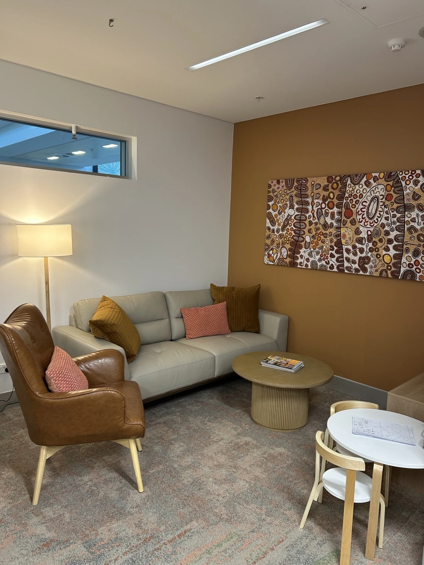 Newborn-Care-Unit-Family-Room-4