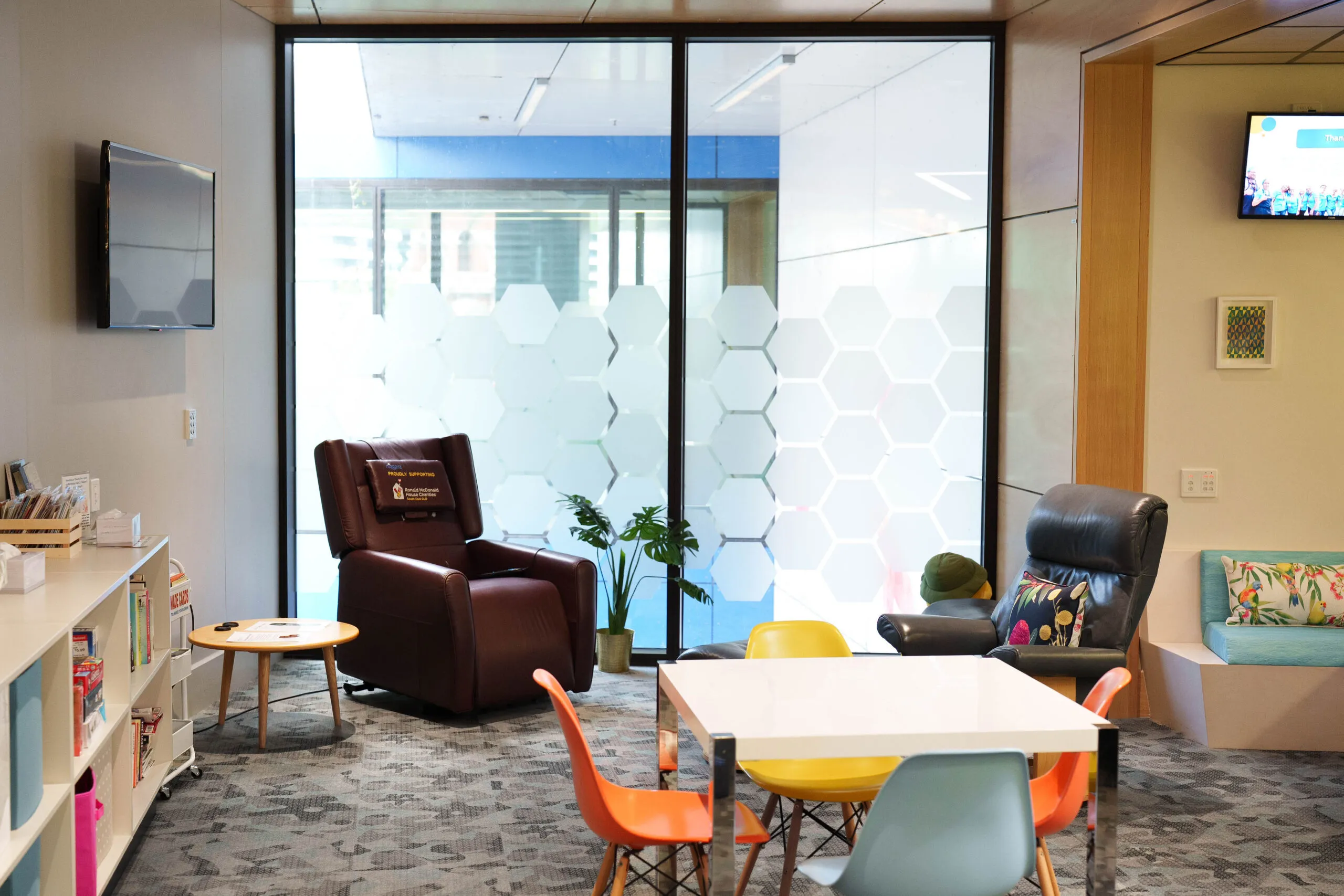 aa7e57a0-c7de-4498-8a88-f12e980aa982