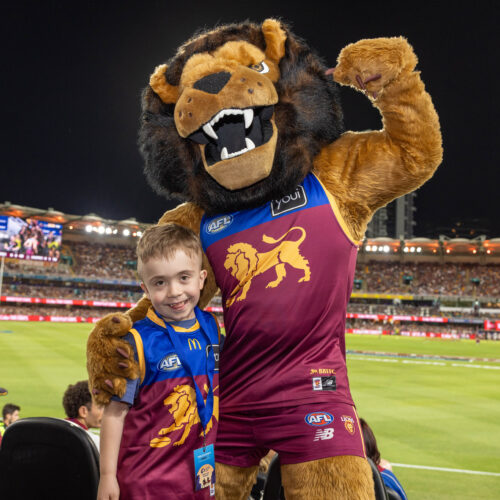 Brisbane Lions with Ronald McDonald House South East Queensland families
